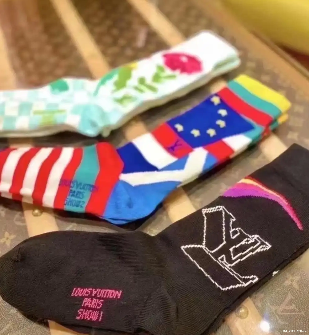 CUSTOM SOCKS LV BOX WITH 0624